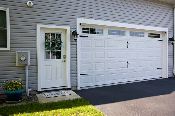 24/7 Emergency Garage Door Panel Replacement experts in Juno Ridge, FL